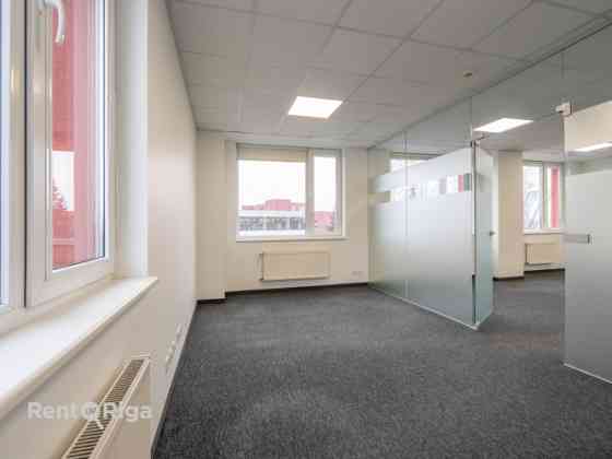 Aрендa офисных помещений в бизнес-центре Mūkusalas.  Современные, светлые и легко Rīga