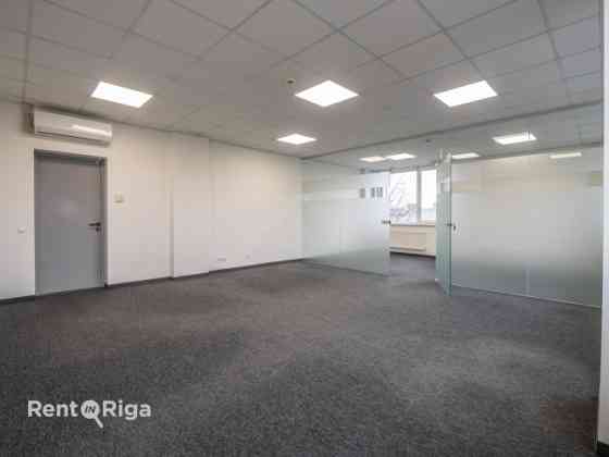 Aрендa офисных помещений в бизнес-центре Mūkusalas.  Современные, светлые и легко Rīga