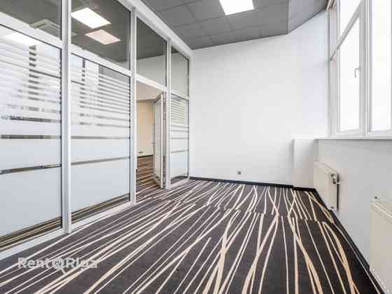 Aрендa офисных помещений в бизнес-центре Mūkusalas.  Современные, светлые и легко Rīga