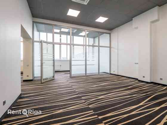 Aрендa офисных помещений в бизнес-центре Mūkusalas.  Современные, светлые и легко Rīga