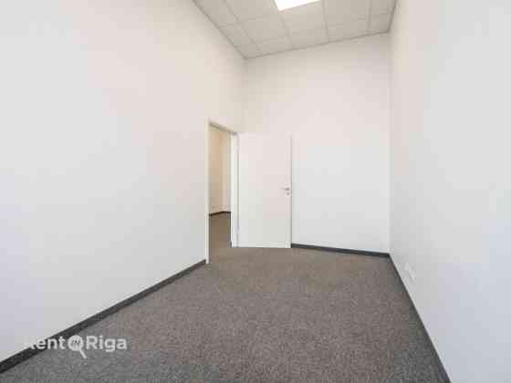 Aрендa офисных помещений в бизнес-центре Mūkusalas.  Современные, светлые и легко Rīga