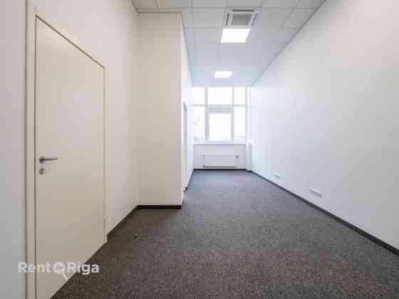 Aрендa офисных помещений в бизнес-центре Mūkusalas.  Современные, светлые и легко Rīga