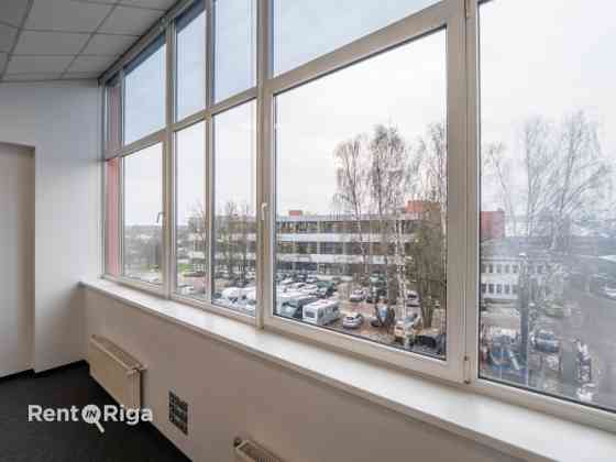 Aрендa офисных помещений в бизнес-центре Mūkusalas.  Современные, светлые и легко Rīga