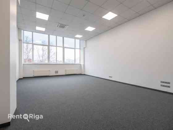 Aрендa офисных помещений в бизнес-центре Mūkusalas.  Современные, светлые и легко Rīga