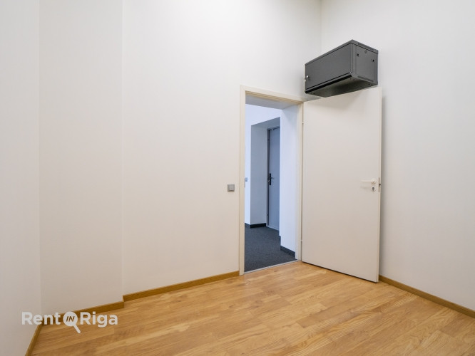 Biroja telpas Mūkusalas Biznesa centrā.  Modernas, gaišas un pielāgojamas telpas aktīvā Rīga - foto 6