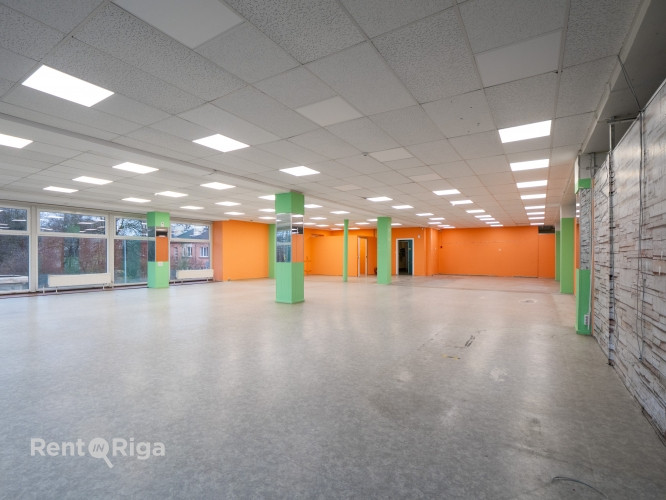 Izīrē komerctelpas tirdzniecības centrā Maxima, Ziepniekkalnā.  Piedāvājam nomai Rīga - foto 15