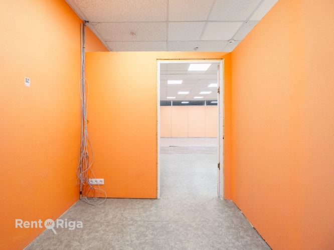 Izīrē komerctelpas tirdzniecības centrā Maxima, Ziepniekkalnā.  Piedāvājam nomai Rīga - foto 18