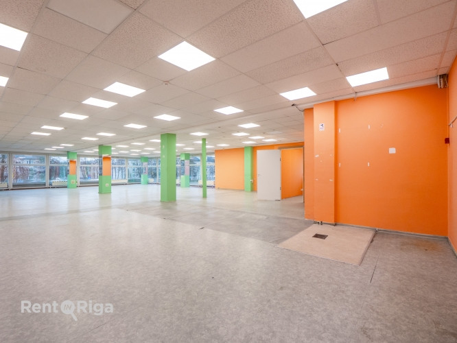 Izīrē komerctelpas tirdzniecības centrā Maxima, Ziepniekkalnā.  Piedāvājam nomai Rīga - foto 14
