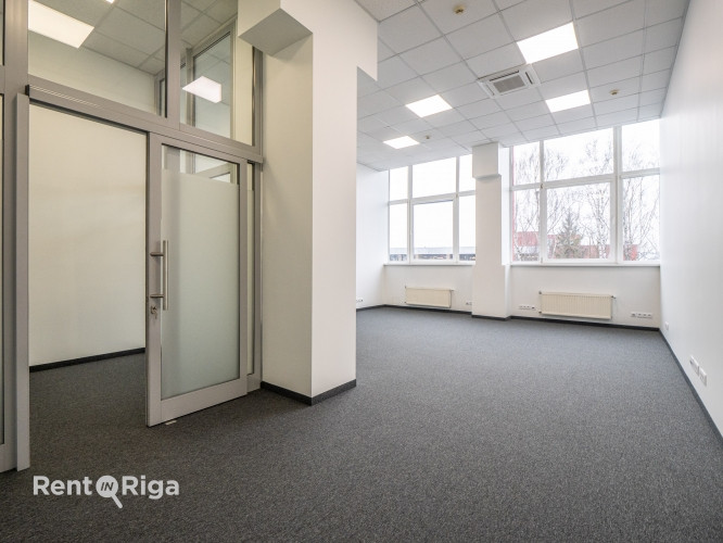 Biroja telpas Mūkusalas Biznesa centrā.  Modernas, gaišas un pielāgojamas telpas aktīvā Rīga - foto 1
