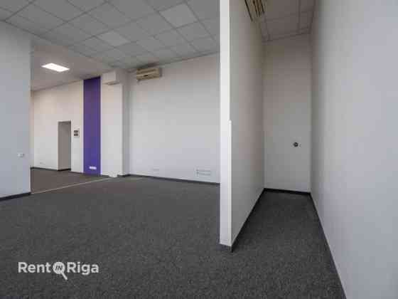 Aрендa офисных помещений в бизнес-центре Mūkusalas.  Современные, светлые и легко Rīga