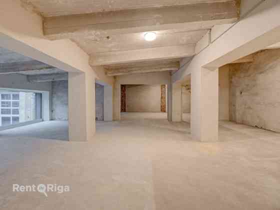 Сдаётся в аренду полностью отремонтированное здание в развивающемся районе VEF!  В Рига