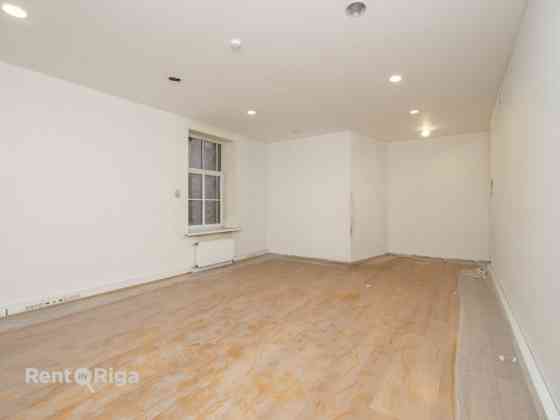 Biroja telpas pretī Rīgas Cirkam.  Pieejamas dažāda izmēra biroja telpas ar kopējo platību no 30 - 3 Рига