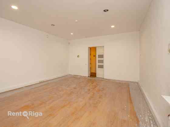 Biroja telpas pretī Rīgas Cirkam.  Pieejamas dažāda izmēra biroja telpas ar kopējo platību no 30 - 3 Рига