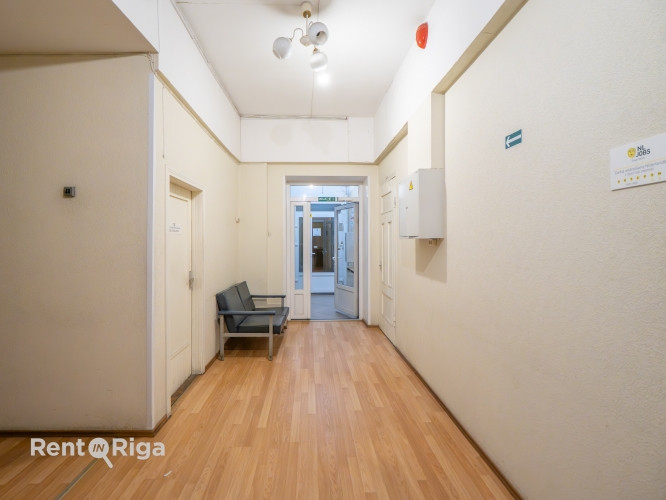 Biroja telpas pretī Rīgas Cirkam.  Pieejamas dažāda izmēra biroja telpas ar kopējo platību no 30 - 3 Рига - изображение 6