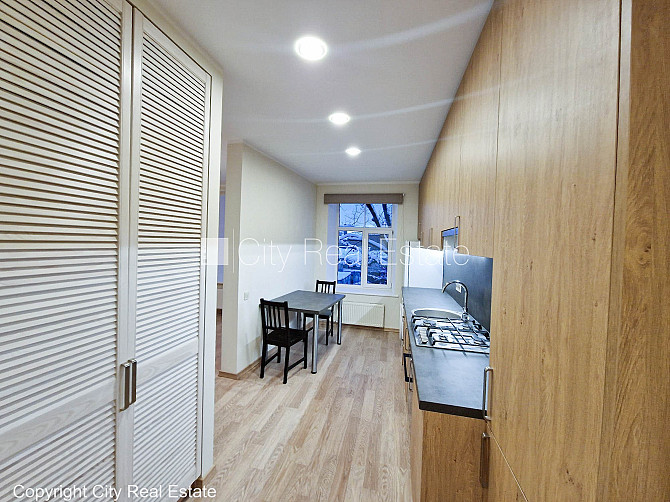 Здание во дворе, закрытый двор, вход со двора, лестничная клетка после Рига - изображение 20