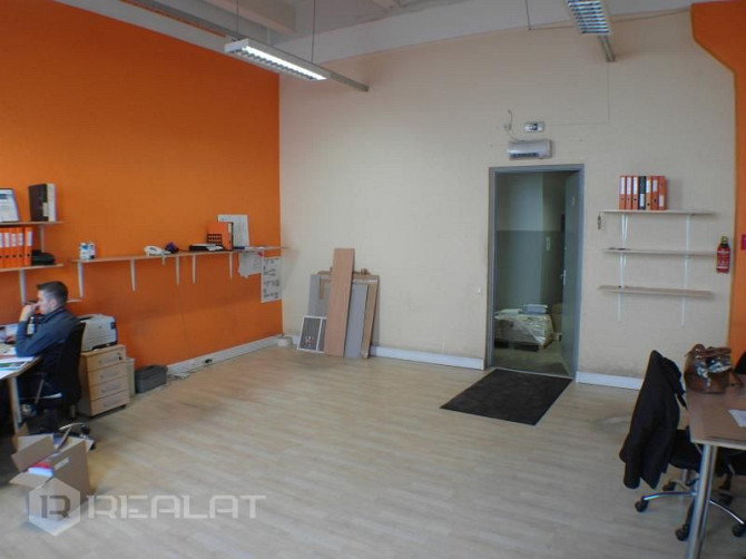 Tiek iznomātas telpas biznesa centrā, piemērotas noliktavai vai ražošanai, blakus atrodas Rīga - foto 16