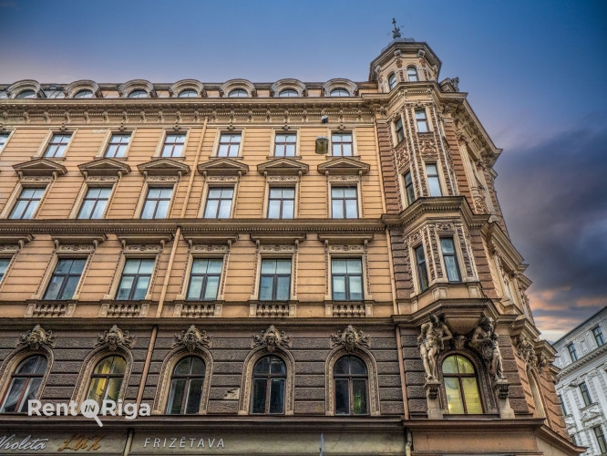 Tiek pārdots 203,6 m plašs dzīvoklis ar divām ieejām.  Īpašumam nepieciešams remonts, kas Rīga - foto 10