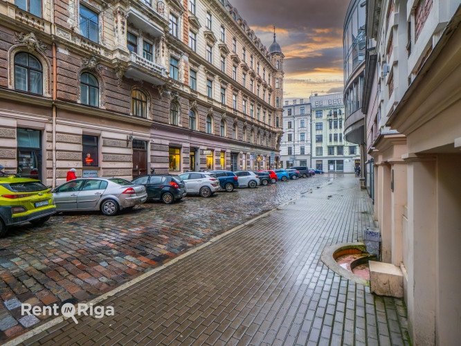 Tiek pārdots 203,6 m plašs dzīvoklis ar divām ieejām.  Īpašumam nepieciešams remonts, kas Rīga - foto 8