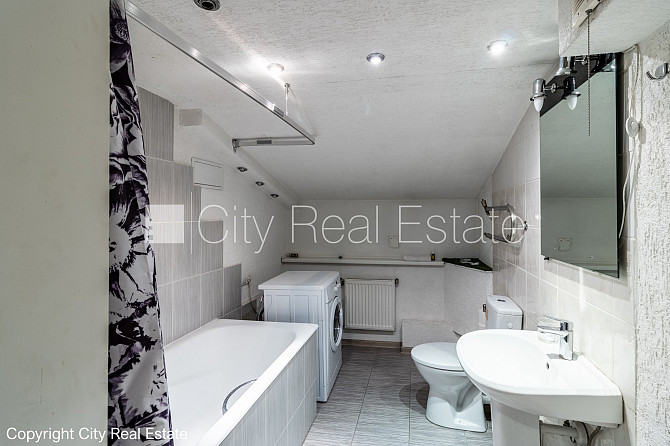 Pagalma māja, slēgts pagalms, ieeja no pagalma, mansards, logi vērsti uz pagalma pusi, studio Rīga - foto 12