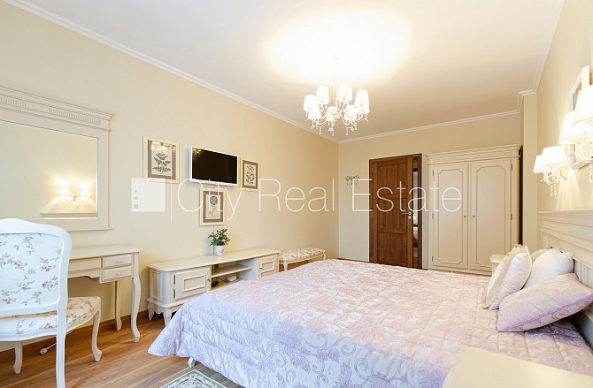 Новостройка, фасадный дом, закрытый двор, вход со двора, лифт, балкон 1,8 м2, терасса Рига - изображение 17