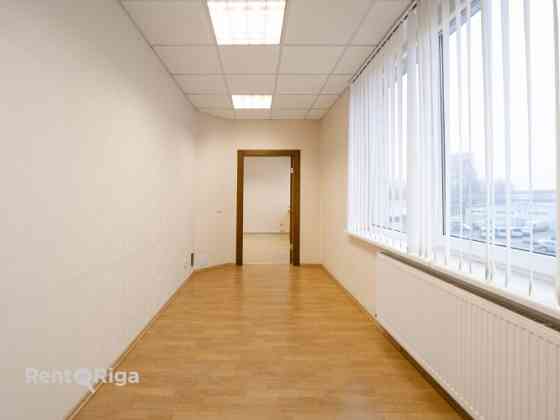 Аренда офисных помещений на улице Латгас 250  Предлагаются в аренду просторные и Рига