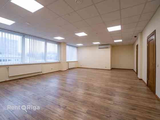 Аренда офисных помещений на улице Латгас 250  Предлагаются в аренду просторные и Рига