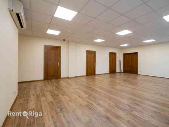 Аренда офисных помещений на улице Латгас 250  Предлагаются в аренду просторные и Рига