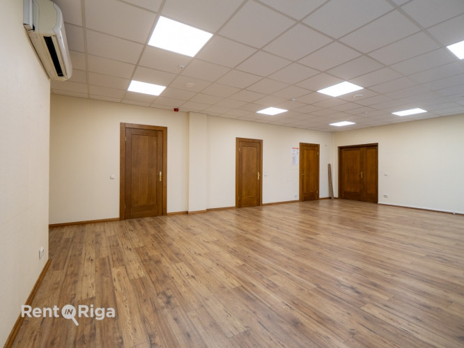 Аренда офисных помещений на улице Латгас 250  Предлагаются в аренду просторные и Рига - изображение 2