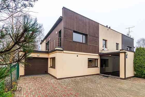 Pārdod mājīgu un elegantu ģimenes māju Aplokciemā  tikai 200 m no Mežaparka kultūras un atpūtas park Рига