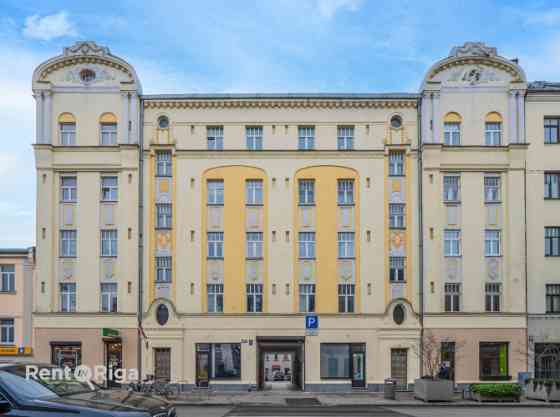 Bright apartment with full equipment, freshly renovated after a major overhaul.  One large bedroom,  Rīga