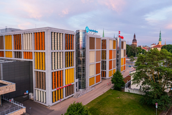 Престижный офис в одном из самых заметных бизнес-комплексов Риги.  + Частный вход Рига - изображение 14