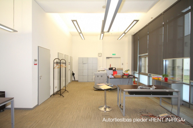 Престижный офис в одном из самых заметных бизнес-комплексов Риги.  + Частный вход Рига - изображение 8