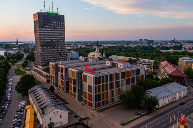 Престижный офис в одном из самых заметных бизнес-комплексов Риги.  + Частный вход Рига - изображение 13
