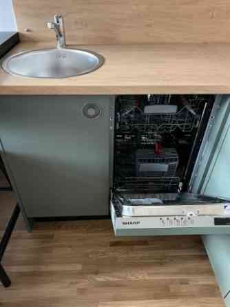 Īrei pieejams 2 istabu dzīvoklis fantastiskā vietā Rīgas centrā.  Dzīvoklis atrodas renovētā ēkā, ta Рига