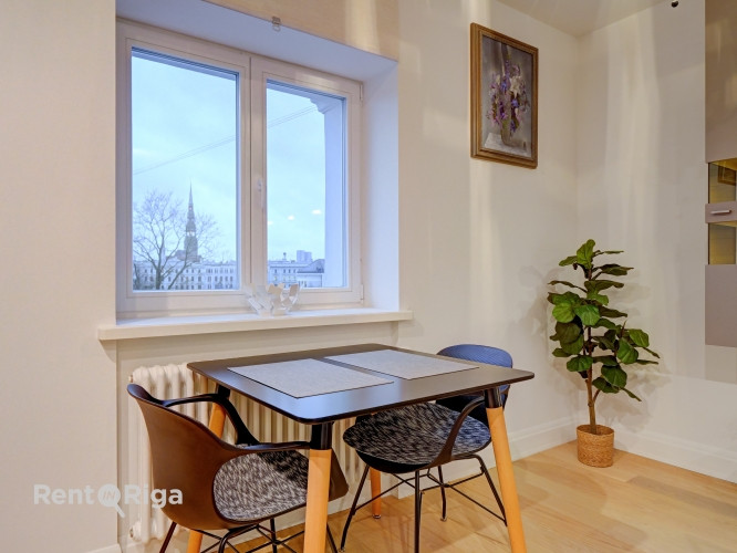 Šarmants dzīvoklis pilnībā renovētā ēkā ar elegantu fasādi, skatu uz parku un Latvijas Rīga - foto 5