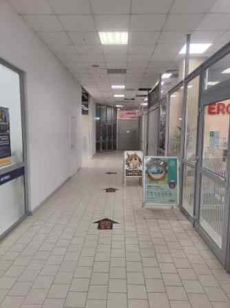 Tiek iznomāta tirdzniecības platība T/C "Sahāra" 1.stāvā.  Telpas sastāv no tirdzniecības zāles un p Rīga