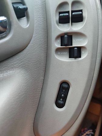 Продаётся в хорошем состоянии семейный авто , такой большой больше не нужен, купил уже меньше... Рига - изображение 3