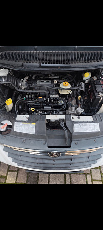 Продаётся в хорошем состоянии семейный авто , такой большой больше не нужен, купил уже меньше... Рига - изображение 1