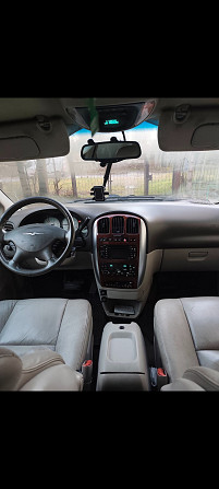 Продаётся в хорошем состоянии семейный авто , такой большой больше не нужен, купил уже меньше... Рига - изображение 2