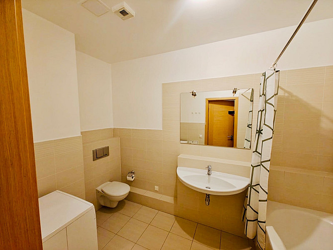 Сдаётся 2-комнатная квартира в центре Риги — Centra Nams
Сдаётся светлая и уютная 2-комнатная... Rīga - foto 9