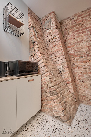 Īrē dizaina 4 istabu dzīvokli Vecrīgas sirdī

Izīrē izsmalcinātu, pilnībā renovētu Rīga - foto 2