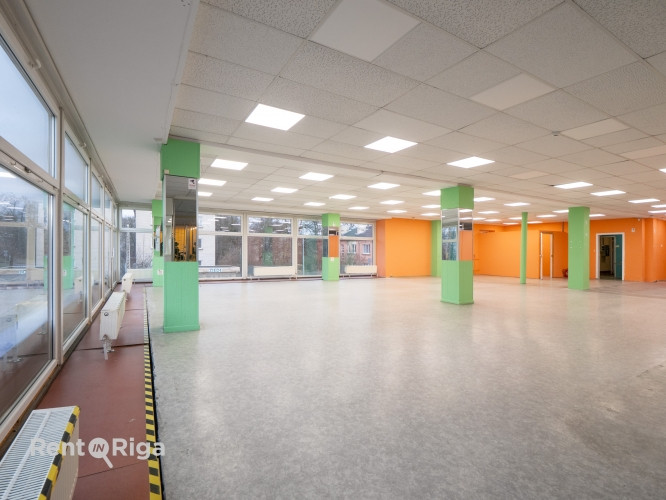 Izīrē komerctelpas tirdzniecības centrā Maxima, Ziepniekkalnā.  Piedāvājam nomai Rīga - foto 3