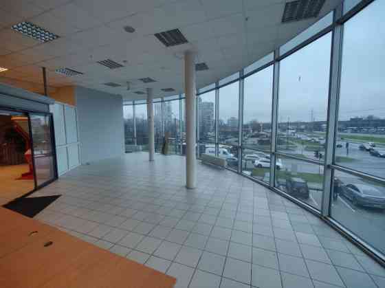 Tiek iznomāta tirdzniecības platība T/C "Sahāra" 2.stāvā.  Telpa atrodas 2.stāvā, ar lieliem skatlog Rīga