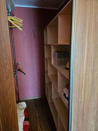 Ilgtermiņa īrei tiek piedāvāts vienistabas dzīvoklis ar atsevišķu virtuvi un iestiklotu Ogre un Ogres novads - foto 9