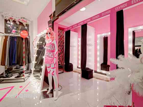 Торговые помещения в представительном месте для сферы услуг или офиса Rīga