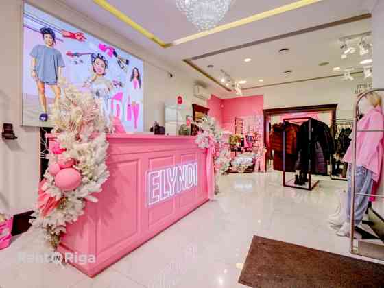 Торговые помещения в представительном месте для сферы услуг или офиса Rīga