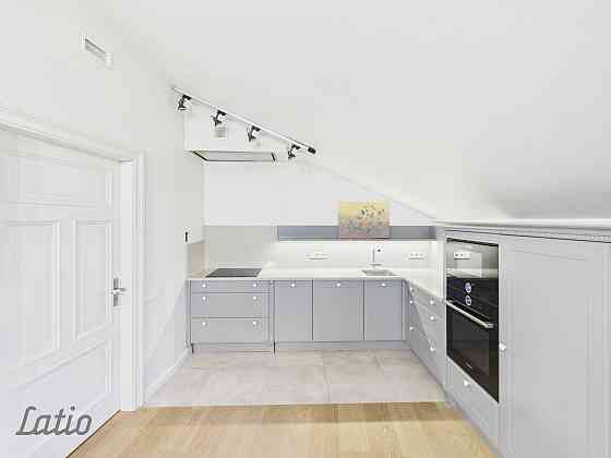 Elegants 3-istabu mansarda dzīvoklis ekskluzīvā vietā  Ogļu iela 30, Rīga

Izīrē gaišu, plašu un ļot Rīga