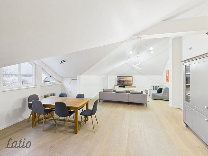 Elegants 3-istabu mansarda dzīvoklis ekskluzīvā vietā  Ogļu iela 30, Rīga

Izīrē gaišu, Rīga - foto 2