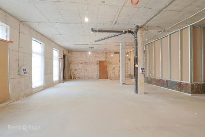 Nomai tiek piedāvātas telpas Rīgas centrā, to kopējā platība ir 96.6 m2. Ērti pārredzamas Rīga - foto 5