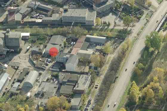 Светлый офис в качественно отреставрированном здании.  Офис прямоугольной формы. Rīga